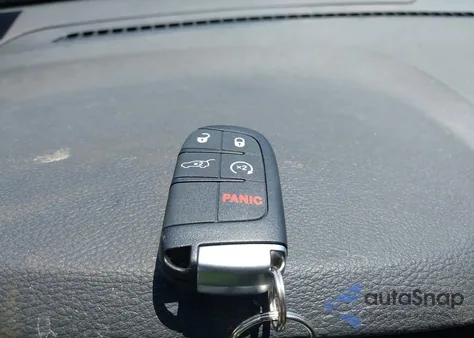 2015 Jeep Grand Cherokee Altitude z USA, uszkodzony, nr VIN 1C4RJFAG3FC676548